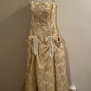 Formal Fairytale-ish full length strapless dress